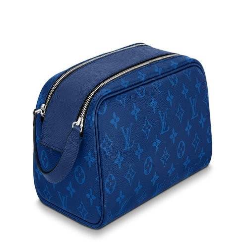 【新品包包】Louis Vuitton/路易威登 22春夏新款DOPP KIT系列 男士蓝色老花帆布配皮银扣拉链开合手拿洗漱包M30849